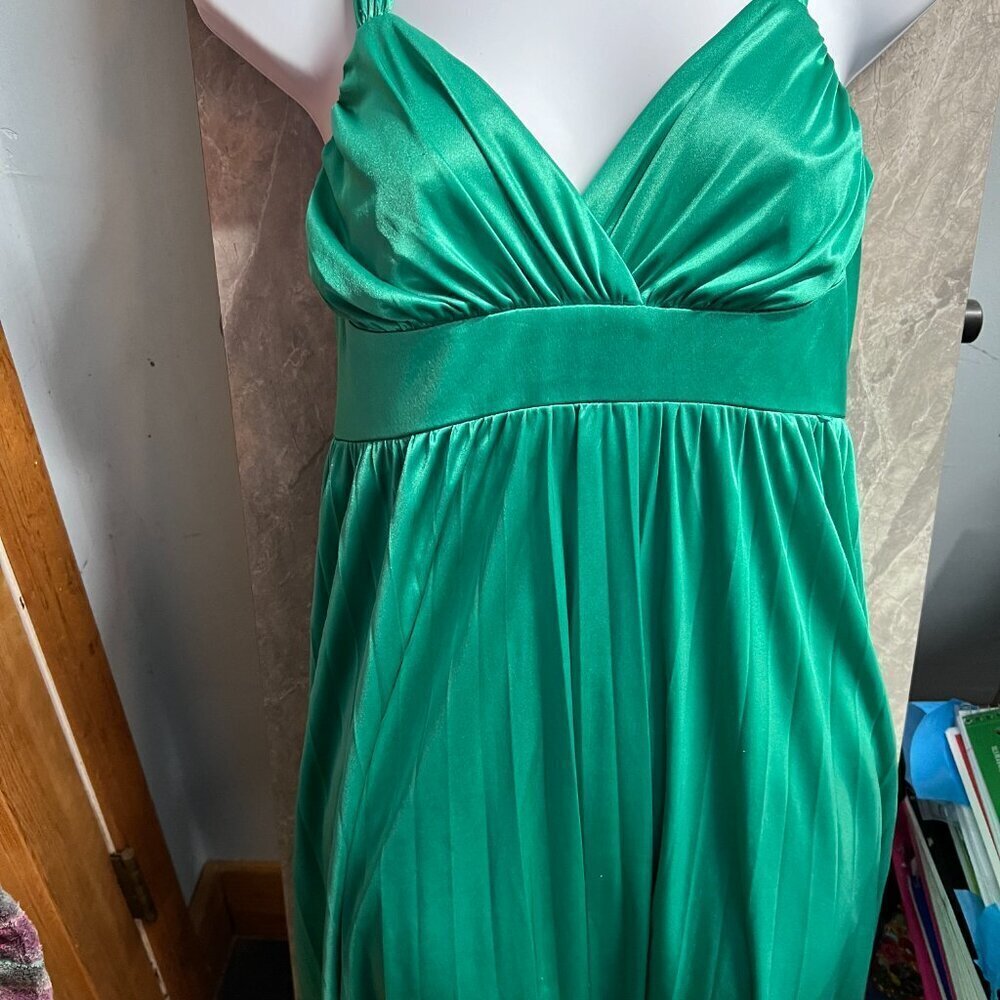 Appropriate Behavior Green Pleated Cocktail Dress - Picture 3 of 6